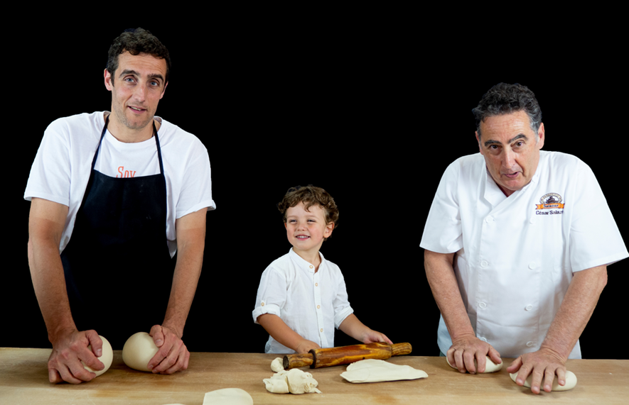 César Salazar junto con su padre y su hijo